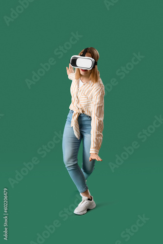 Pretty young woman in VR gl...
