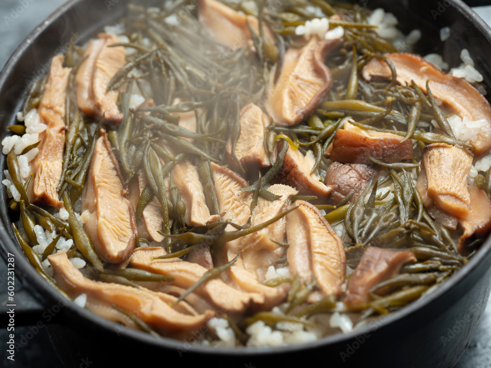 Sea weed fusiforme Rice with Mushrooms Sea weed fusiforme Rice with Mushrooms