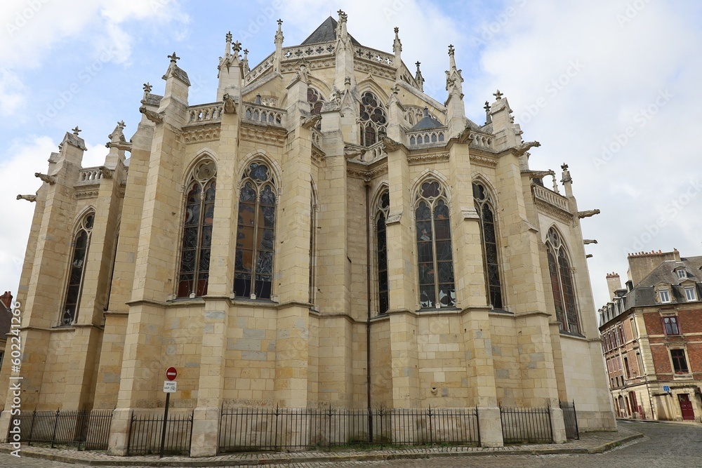 La cathédrale Saint Cyr et Sainte Julitte, ville de Nevers, département de la Nièvre, France
