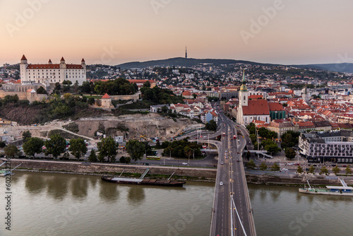 Canvas Print Aerial view of the castle and old town in Bratislava, capital of Slovakia
