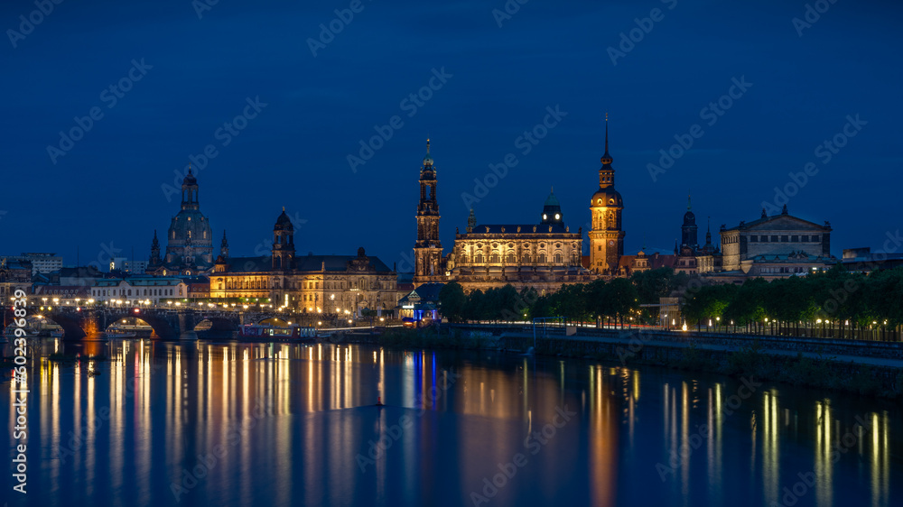 Dresden blue hour panorama - Blaue Stunde in Dresden