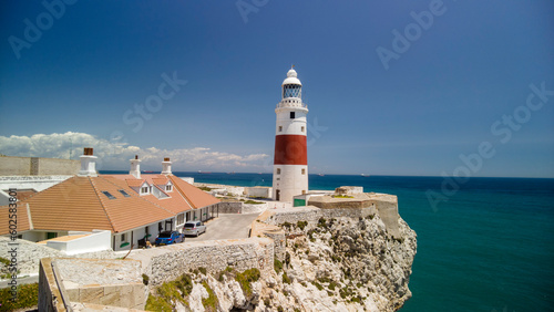 vista del faro de punta Europa en el peñón de Gibraltar	