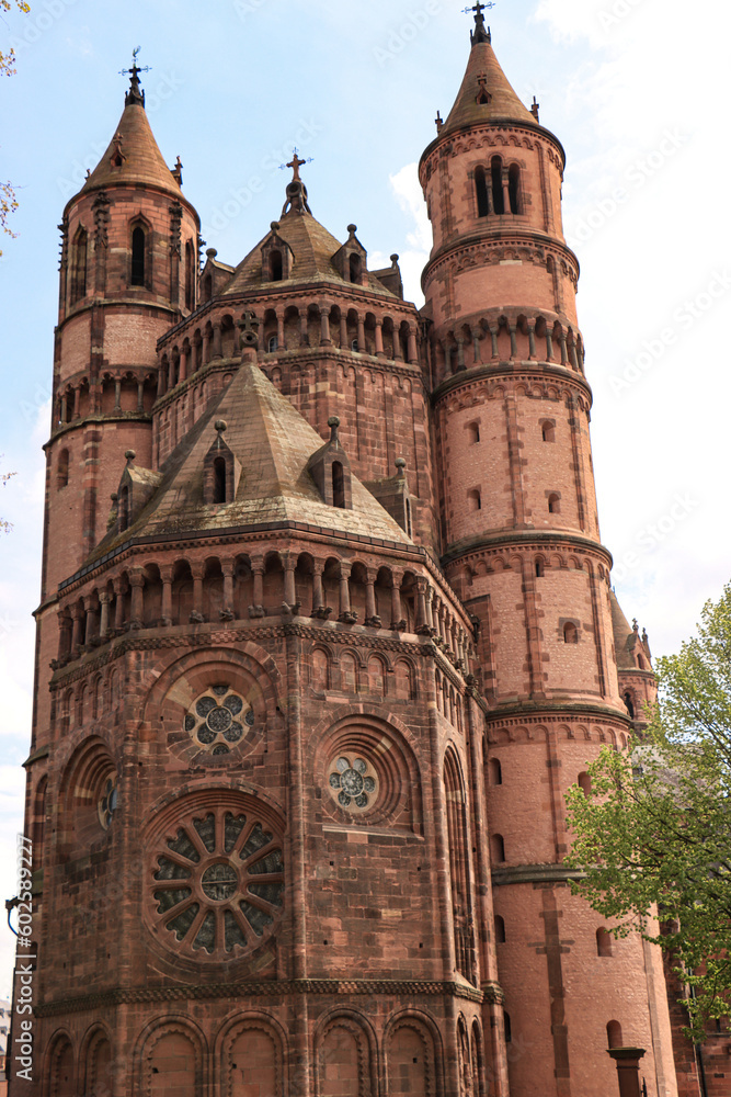 Dom St. Peter zu Worms; Westchor mit Rosenfenstern
