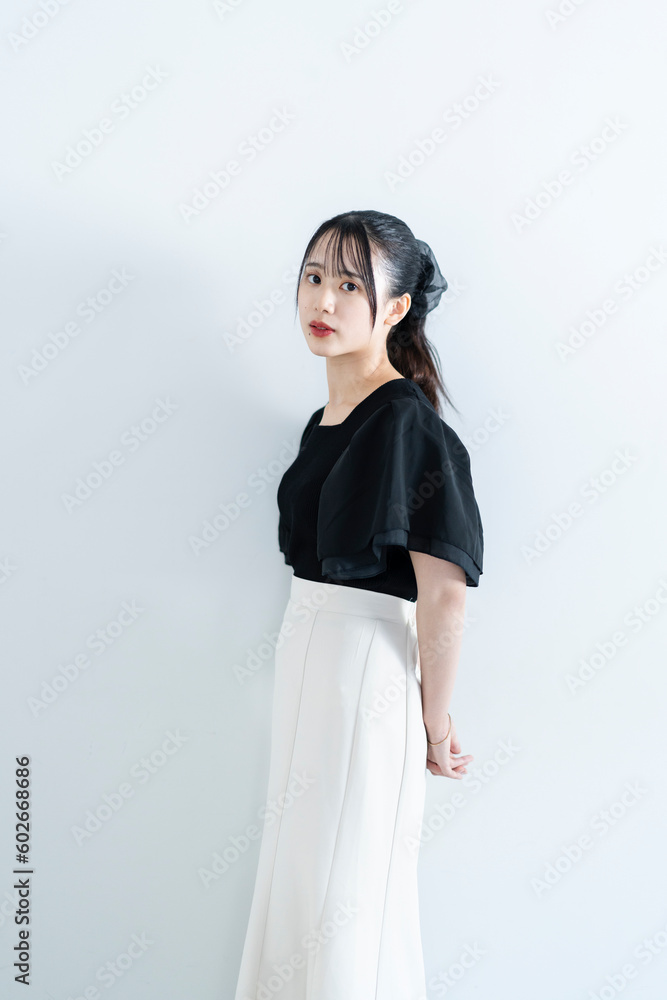 爽やかな若い女性 爽やかな若い女性