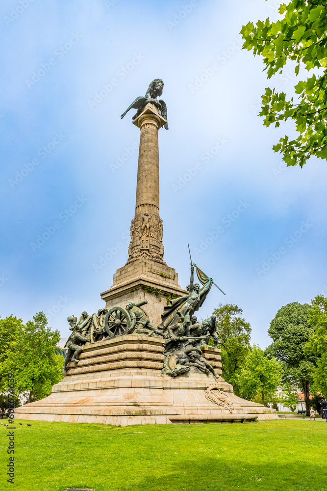 Le Monument aux Héros de la Guerre Péninsulaire place Rotunda da Boavista à Porto