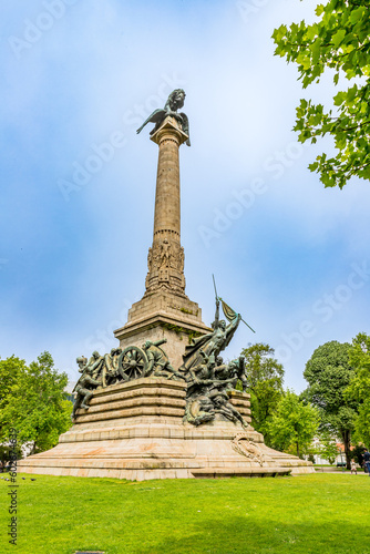 Le Monument aux Héros de la Guerre Péninsulaire place Rotunda da Boavista à Porto photo