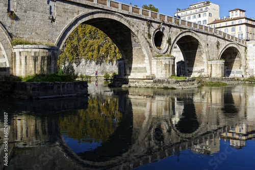 Pont sur le Tibre à Rome  © PPJ