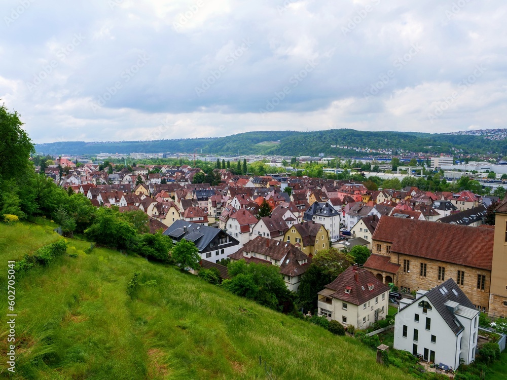 Panoramablick über Obertürkheim, Stadtbezirk der baden-württembergischen Landeshauptstadt Stuttgart