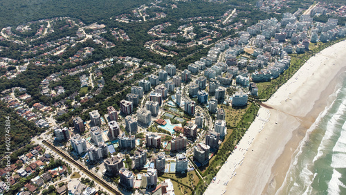 Visão aérea das casas no bairro de Riviera de São Lourenço em Bertioga SP Brasil captada do alto por um drone.  photo