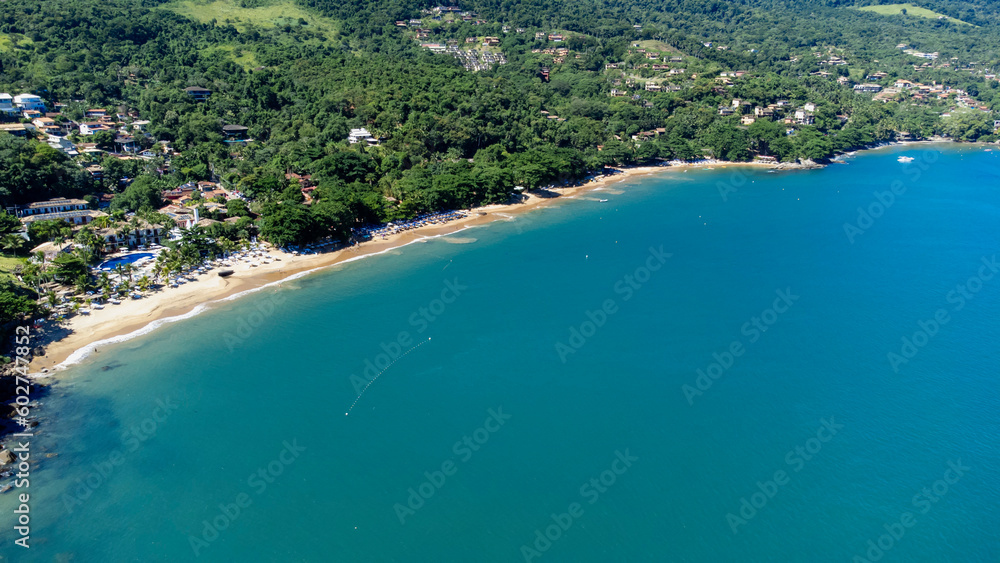 Visão aérea da costa da Ilhabela, SP, Brasil.