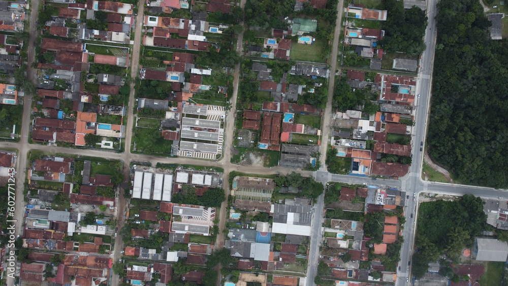 Visão aérea do bairro de Boracéia em Bertioga Brasil captada do alto por um drone. 