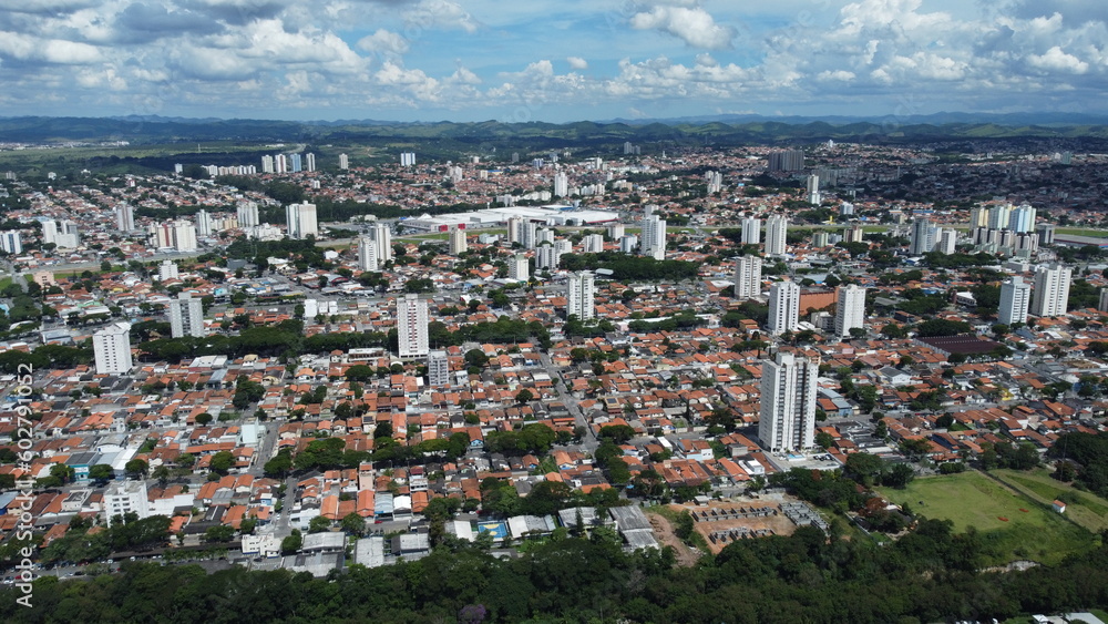Visão aérea da cidade de São José dos Campos no vale do paraíba em São Paulo, Brasil