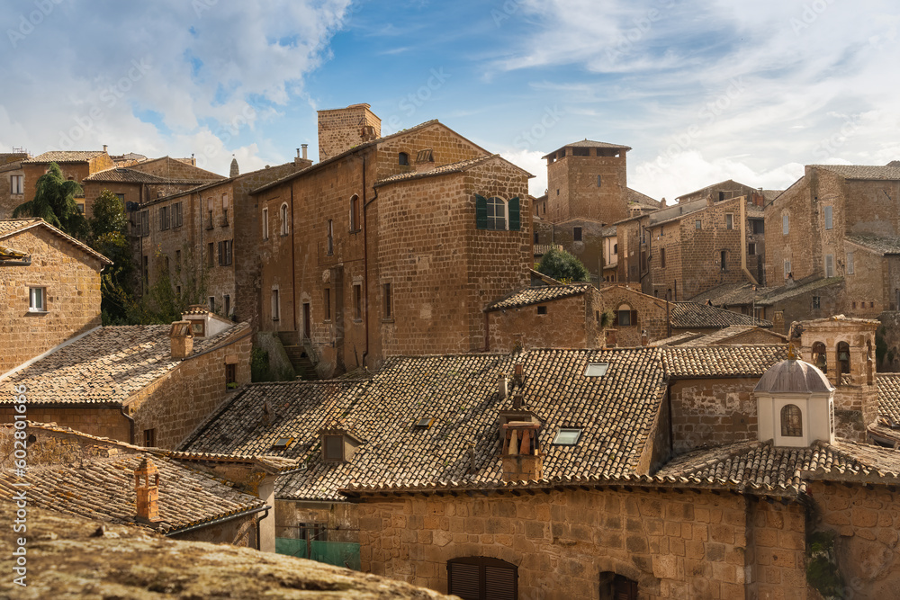 2019-11-01 ROOFTOPS IN THE TOWN OF ORVIETO ITALY IN THE TUSCANY REGION WITH A NICE SKY