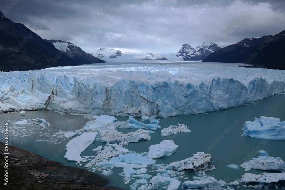 Fototapeta premium perito moreno glacier