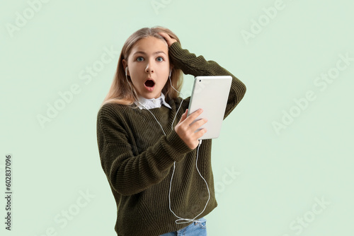 Shocked little girl in earp...