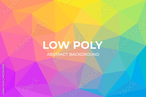 Fondo abstracto con formas poligonales de triángulos bajo poligonaje