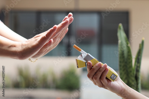 Tableau sur toile Woman hand refuses a cigarette