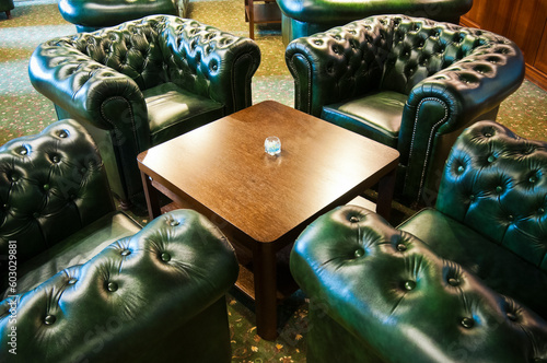 Obraz na płótnie Bar, fotel, luksus, wygoda, stolik w salonie