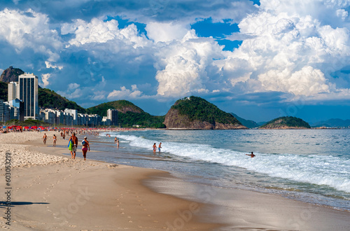 Fototapeta Naklejka Na Ścianę i Meble -  Copacabana beach and mountain Sugarloaf in Rio de Janeiro, Brazil. Copacabana beach is the most famous beach in Rio de Janeiro. Sunny cityscape of Rio de Janeiro
