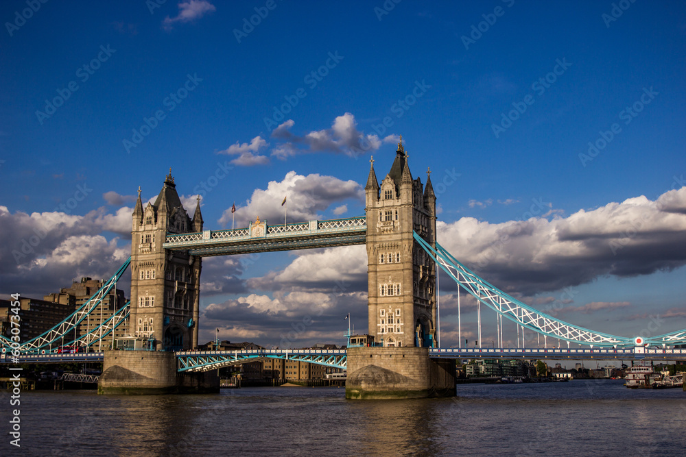 Obraz premium tower bridge city