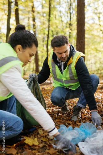 Environmental tidy litter woodland collective awareness polyethylene  photo