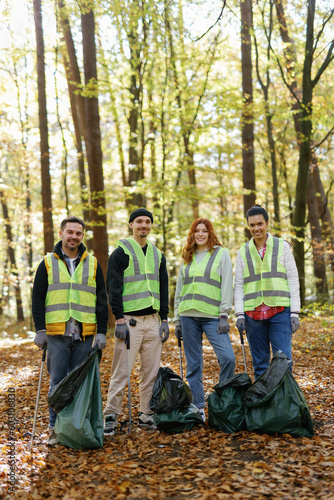 Environmental volunteer earth day  
community project photo