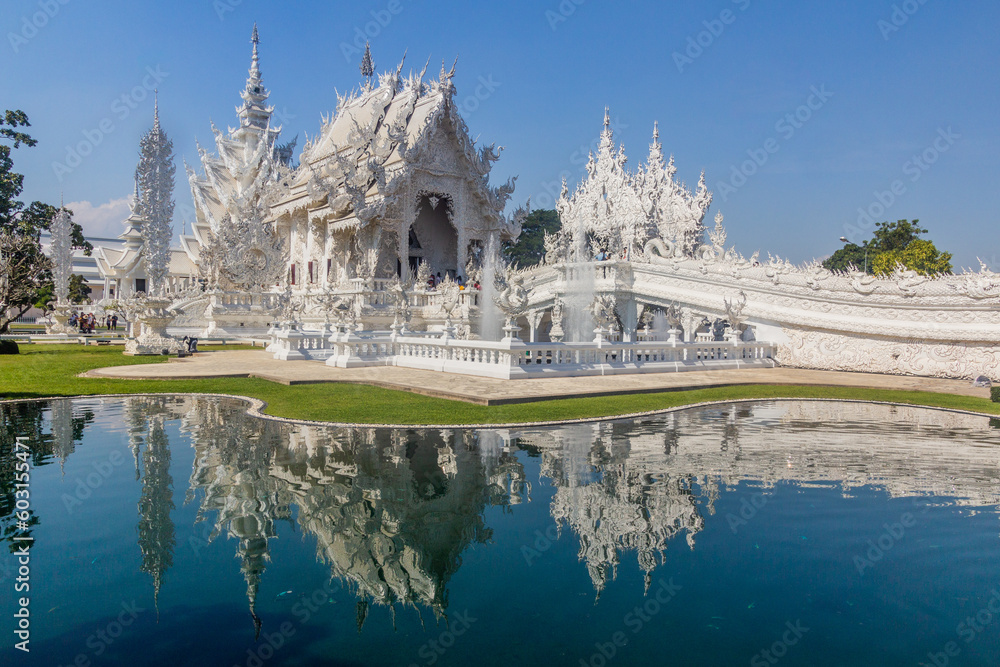 Obraz premium Wat Rong Khun (White Temple) in Chiang Rai province, Thailand