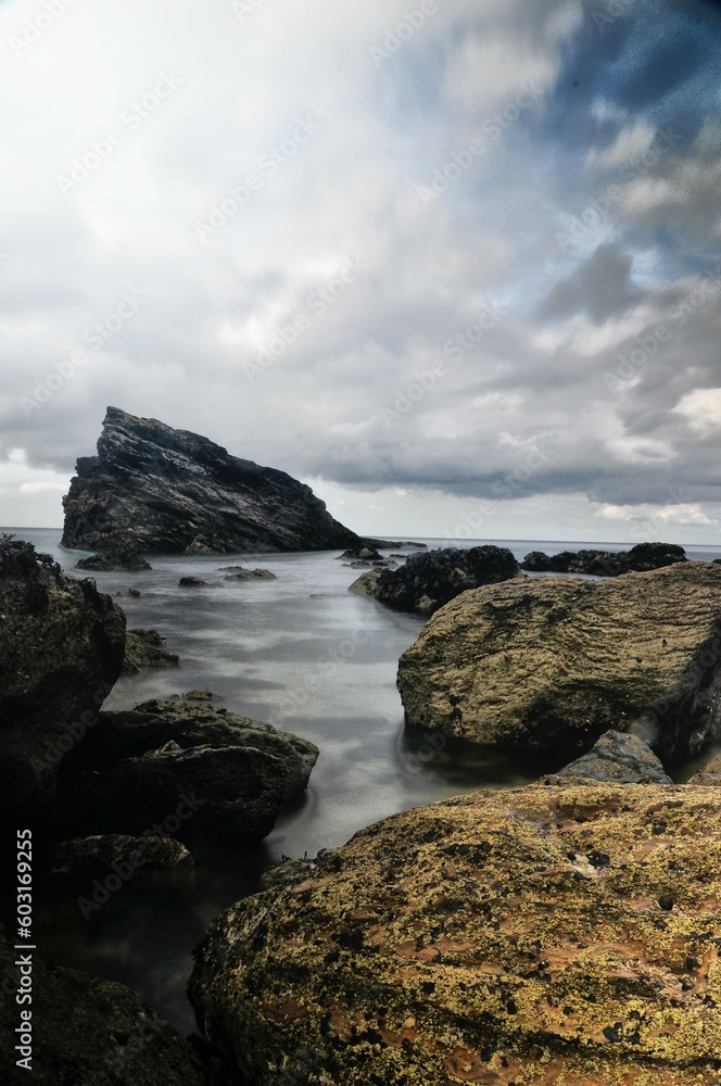 Obraz premium rocks on the coast