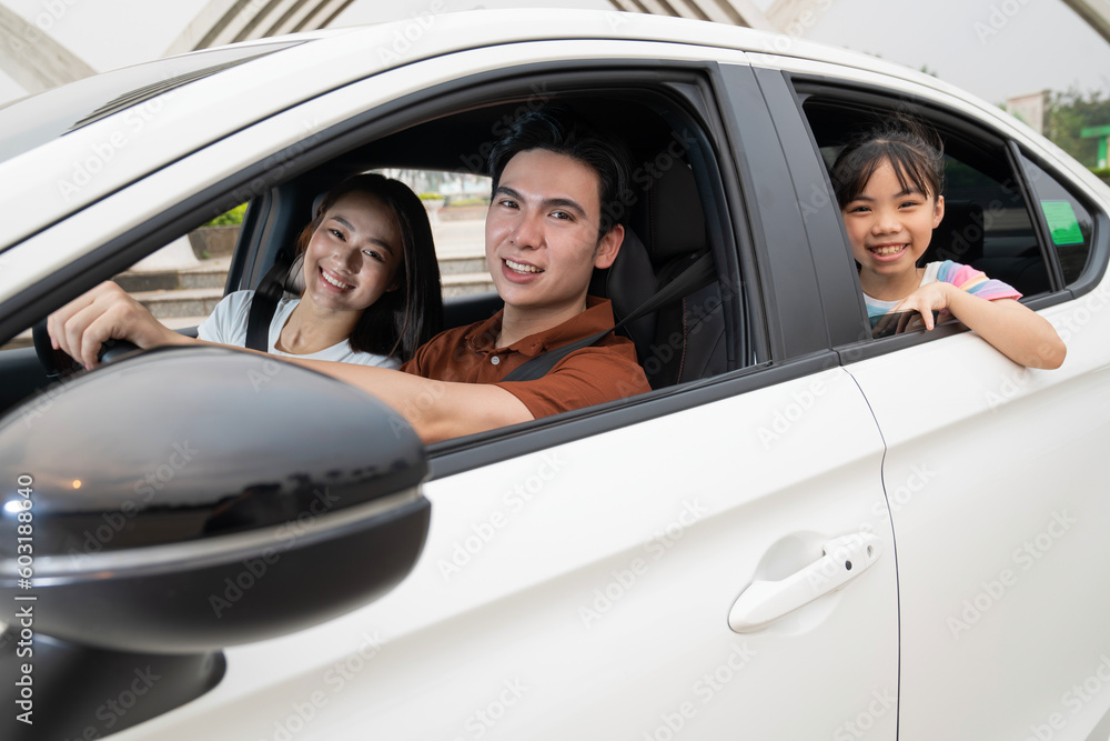 Image of young Asian family travel Image of young Asian family travel