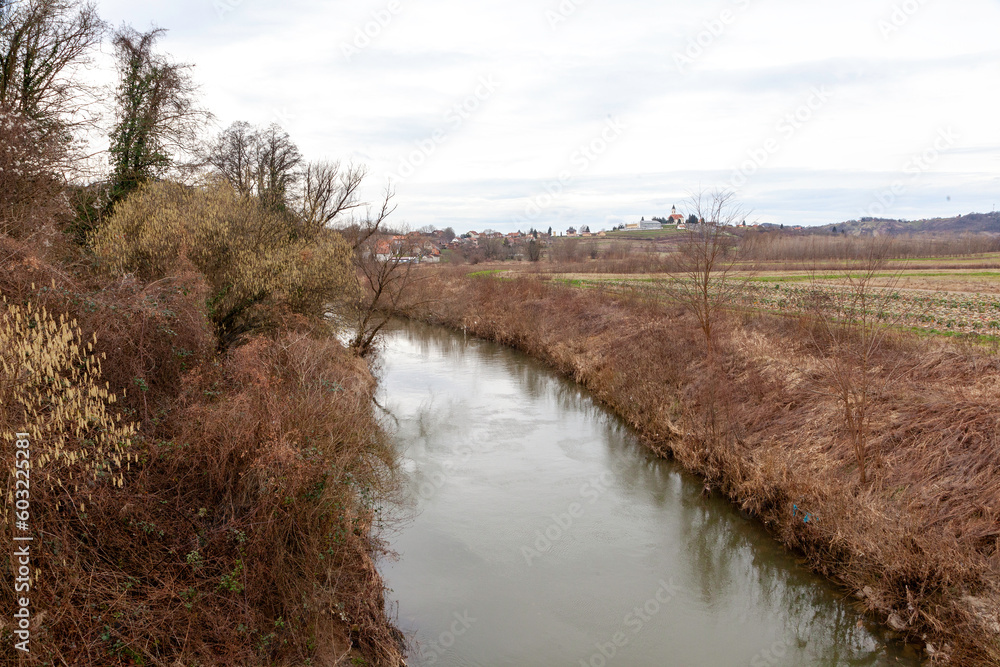 Obraz premium bridge over the river