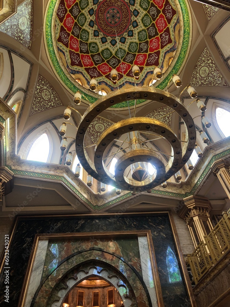 Obraz premium a religious building in the city of heroes