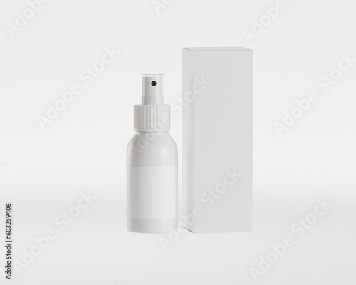 Mock-Up einer kleinen Pumpflasche oder Spray neben einer Verpackung aus Karton.