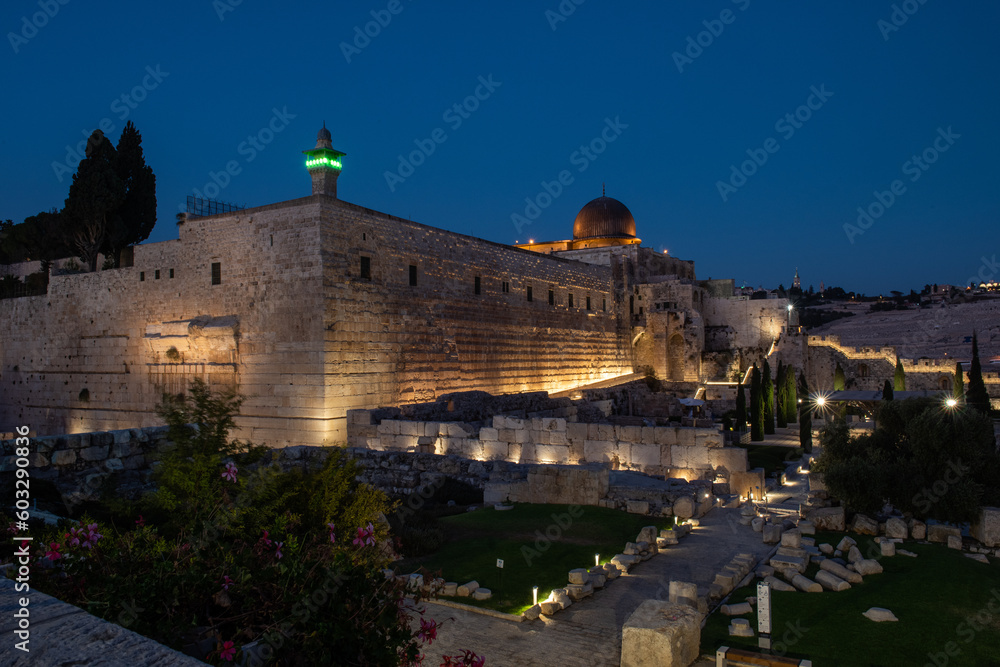 Twilight view of Al Aqsa Mosque and the Western Wall in Jerusalem