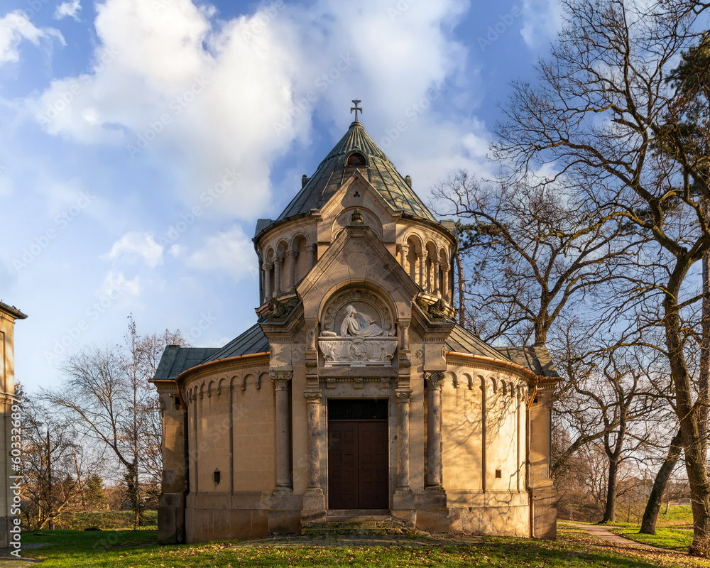 Naklejka premium The Castle Park Church and Chapel in Doboz, Hungary, are historical sites.
