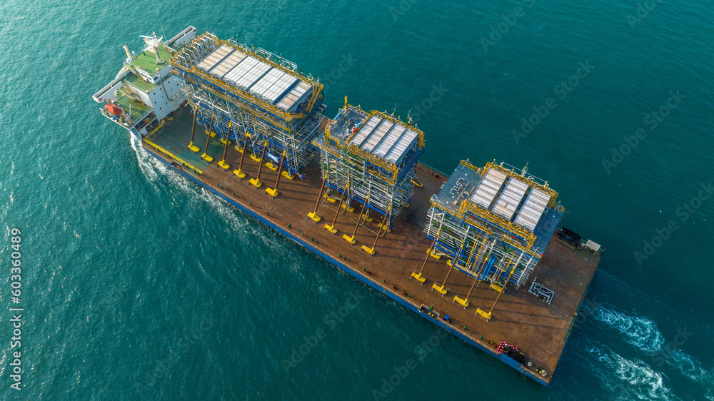 Tender Drilling Oil Rig on Barge Ship transportation Rid to Oil Rig in ...