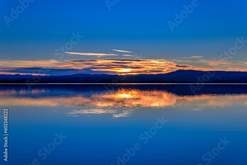 Abendstimmung  Sonnenuntergang am Ammersee  Bayern  Deutschland