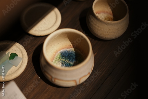 Glittery stones in the Japanese traditional pottery 