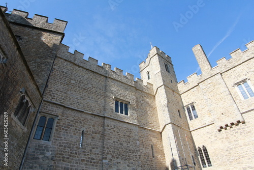 Leeds castle courtyard