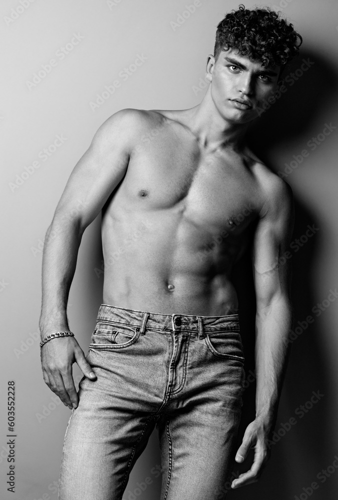 Naklejka premium man muscular black and white studio shirtless stylish fit sexy strength trendy naked trend