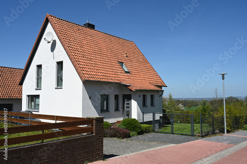 Einfaches aber gepflegtes Wohnhaus der deutschen Nachkriegszeit