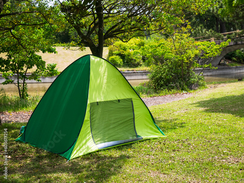 自然が美しいキャンプ場のテント