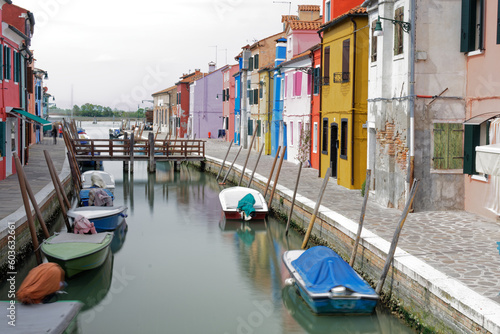 maisons colorées de l'ile de burano - venise - italie du nord © bru