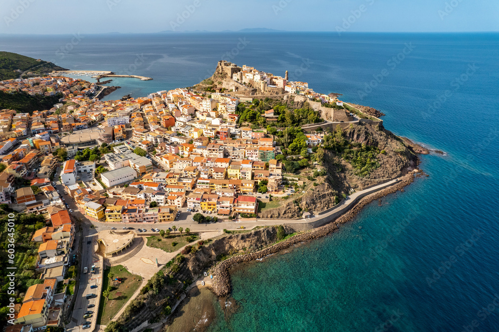 Sardegna, il centro storico di Castelsardo.