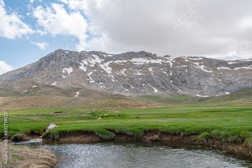 Lake Eğrigöl, hidden gem sitting at 2,350 meters in the foothills of Geyik Mountain in Antalya, never fails to impress its visitors. In fact, nature lovers describe the region as 