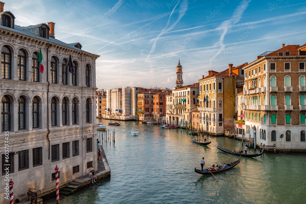 Le Grand Canal à Venise depuis le pont du Rialto