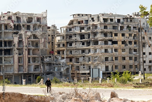 Foto Destroyed houses as a result of the Syrian civil war in Homs city