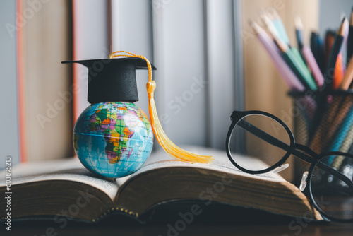 Graduation cap with Earth globe Fototapet