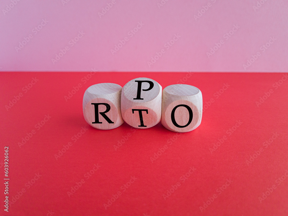 RPO vs RTO. Turned a cube and changed the word 'RTO recovery time