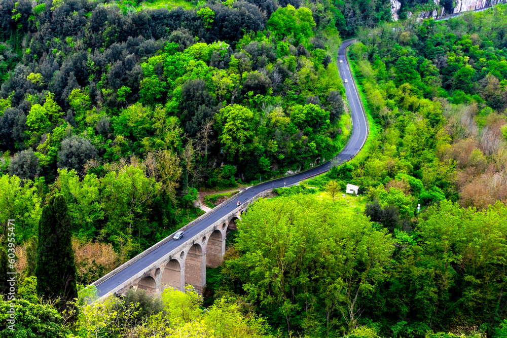 Fototapeta premium strada per Pitigliano Tuscny Toskania droga