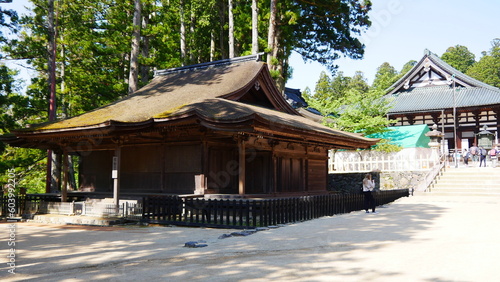 Kongobu-ji, le temple principal et secte bouddhique Shingon et Danjo Garan, le site le plus sacré du mont Koya, avec ses temples en bois écologiques et colorés, dans un vaste jardin et parc asiatique, photo